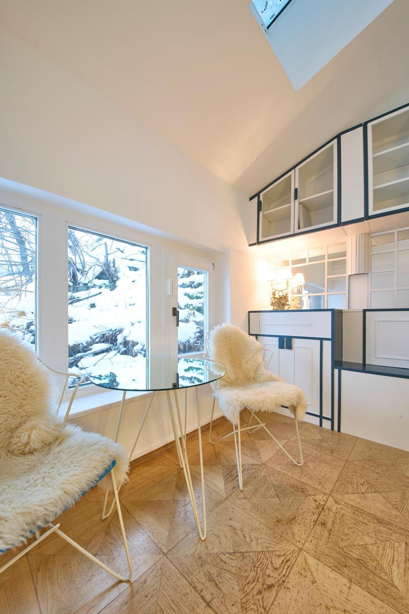 Hildy's Apartment
