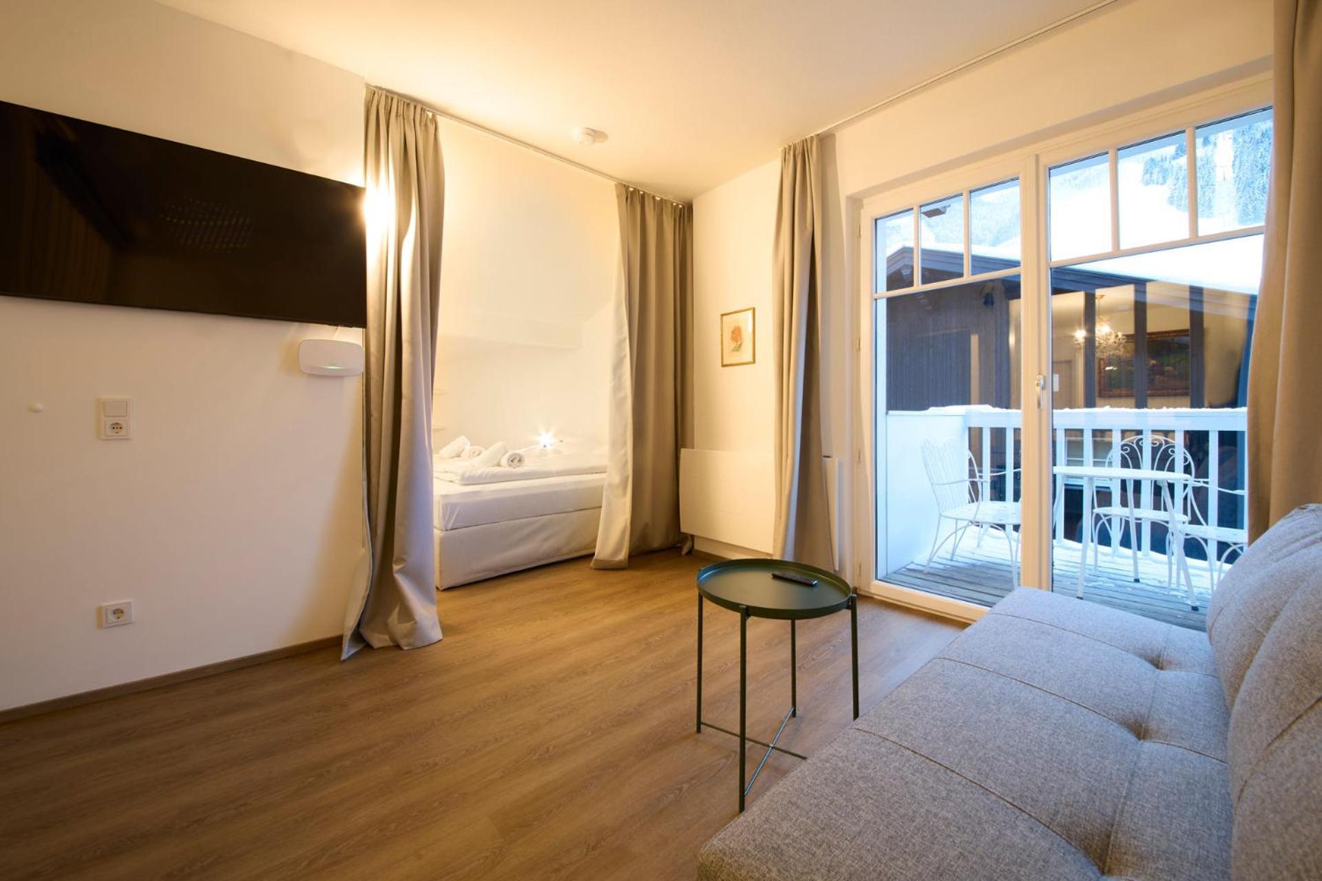 Hildy's Apartment *